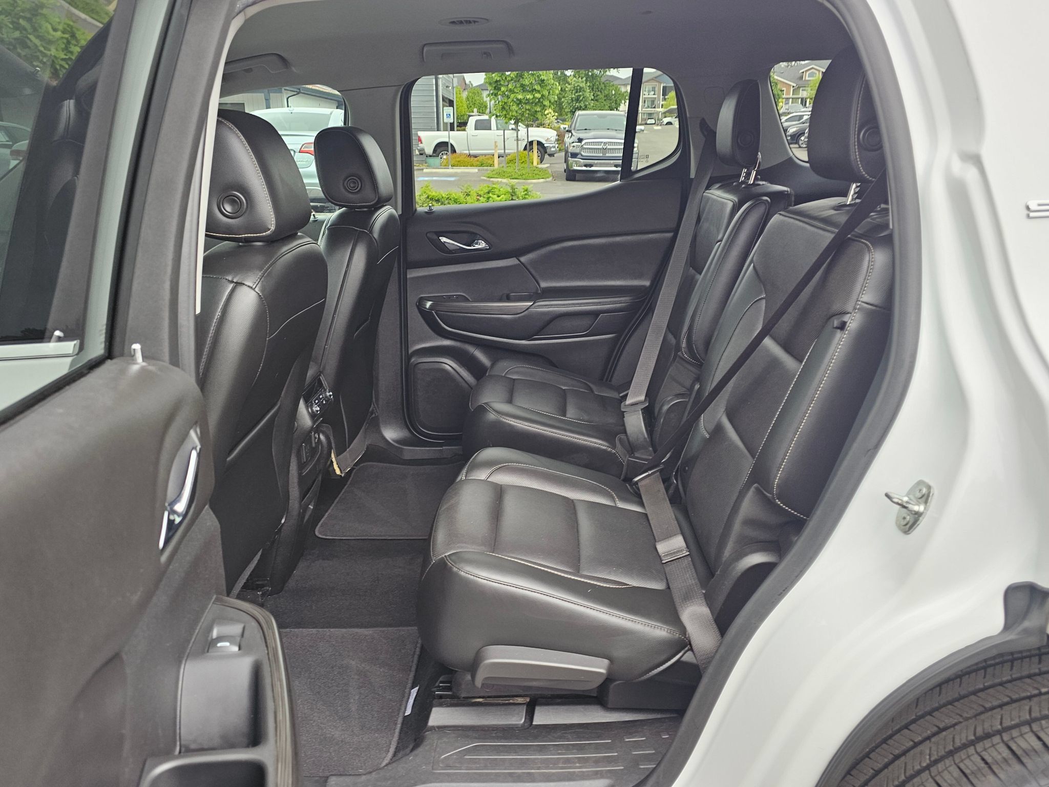 Used 2019 GMC Acadia SLT AWD/4WD image 32