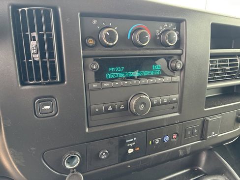 Used 2025 Chevrolet Express 3500 LT w/ LT Preferred Equipment Group image 10