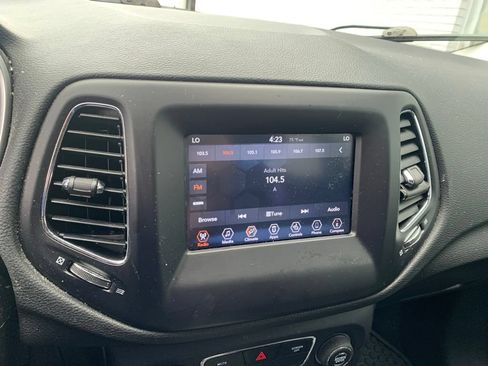 Used 2019 Jeep Compass Latitude w/ Popular Equipment Group AWD/4WD image 21
