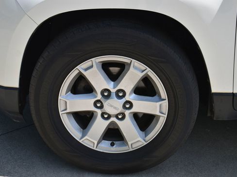 Used 2014 GMC Acadia SLE image 11