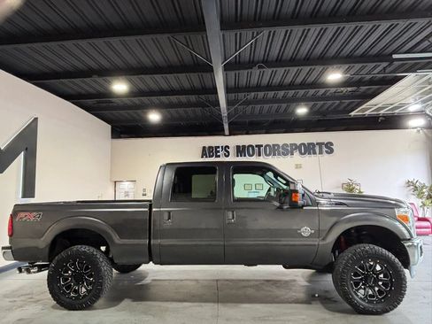 Used 2016 Ford F250 Lariat w/ Lariat Ultimate Package AWD/4WD image 4