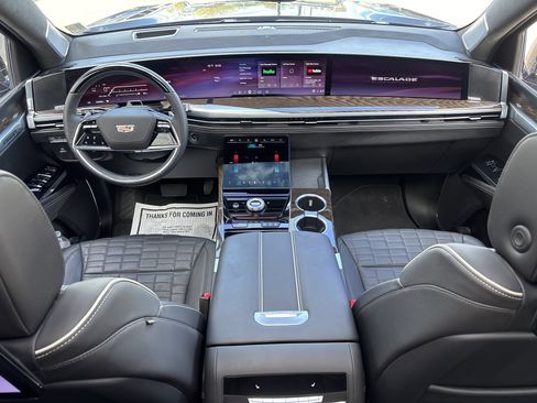 Used 2025 Cadillac Escalade Sport Platinum AWD/4WD image 34