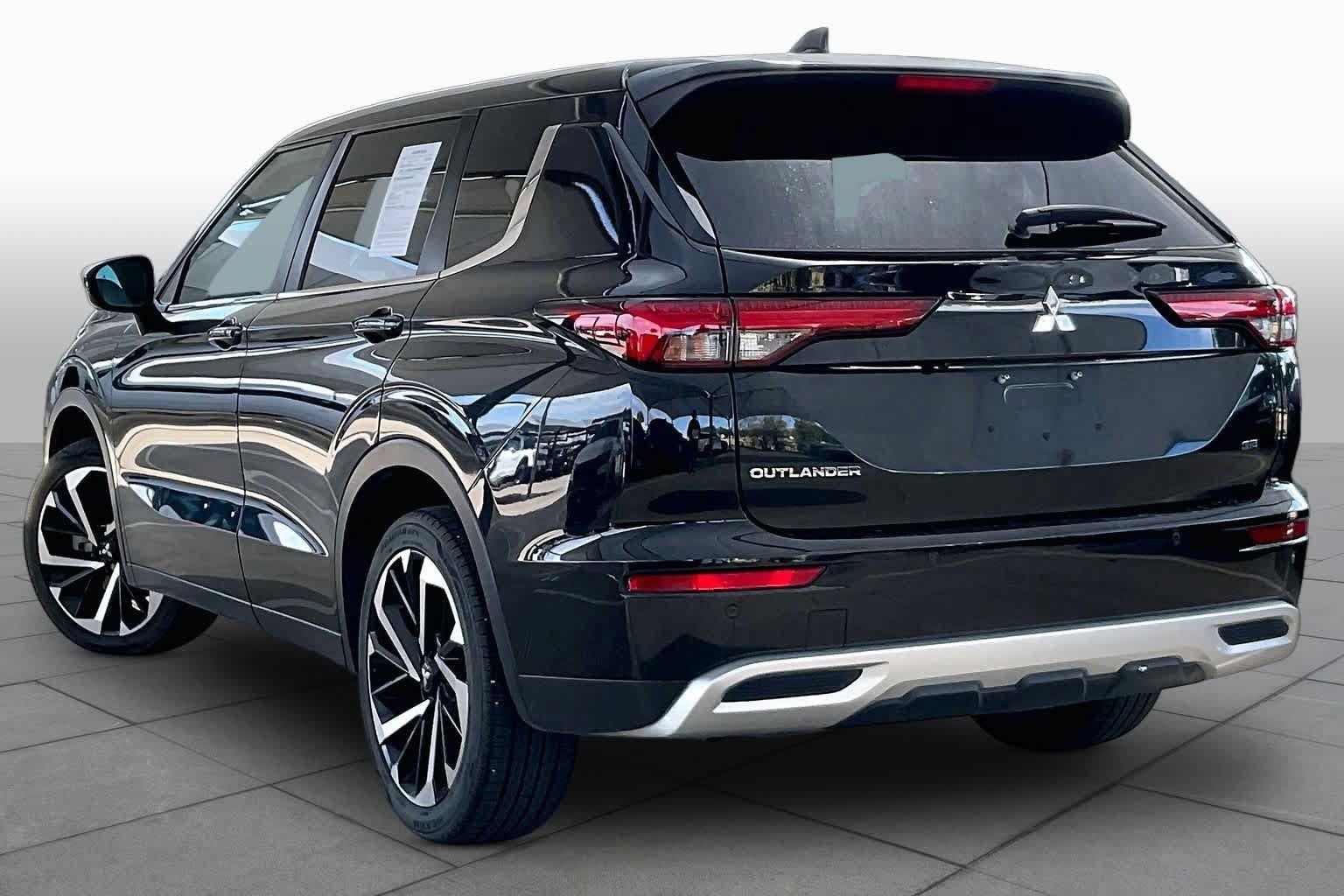 Used 2022 Mitsubishi Outlander SE FWD image 12