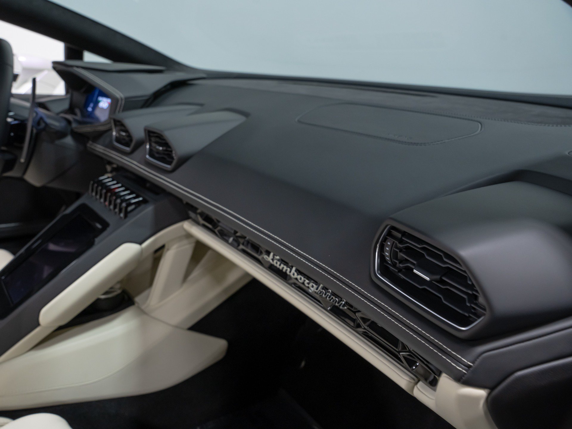 Used 2024 Lamborghini Huracan EVO AWD/4WD image 59