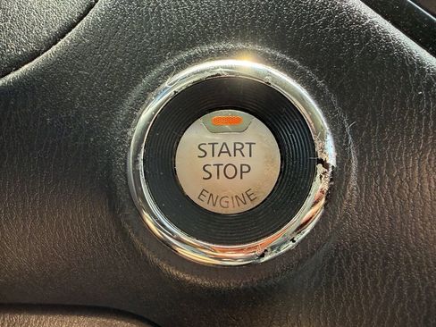 Used 2014 Nissan Pathfinder S FWD image 27