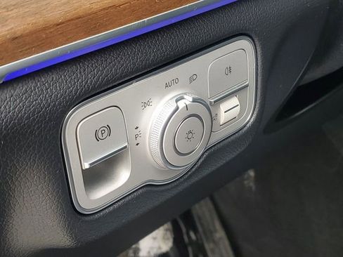 Used 2022 Mercedes-Benz GLE 350 4MATIC image 9