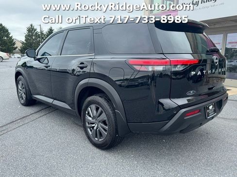 Used 2024 Nissan Pathfinder S AWD/4WD image 5