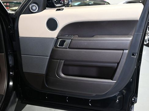 Used 2020 Land Rover Range Rover Sport SE image 16