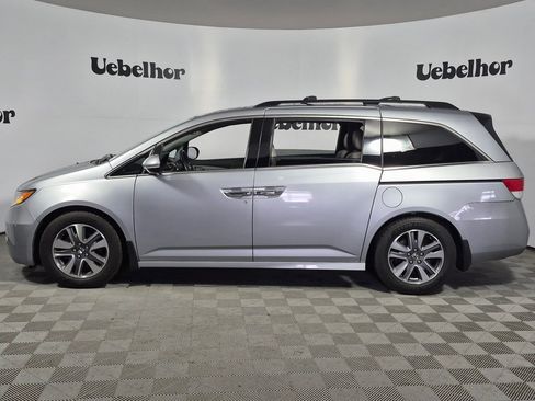 Used 2016 Honda Odyssey Touring Elite image 4