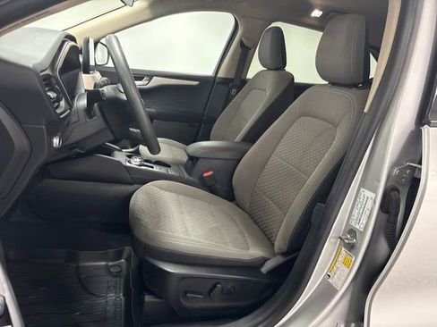 Used 2020 Ford Escape SE image 9