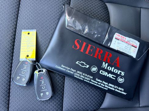 Used 2021 Chevrolet TrailBlazer RS w/ Sun and Liftgate Package AWD/4WD image 23