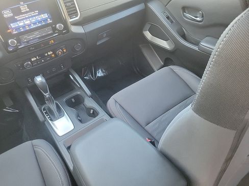 Used 2023 Nissan Frontier SV w/ SV Convenience Package image 16