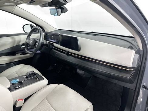 Used 2024 Nissan Ariya AWD image 30