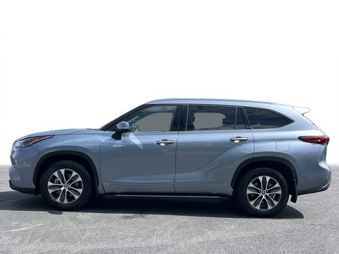 Used 2021 Toyota Highlander XLE image 23