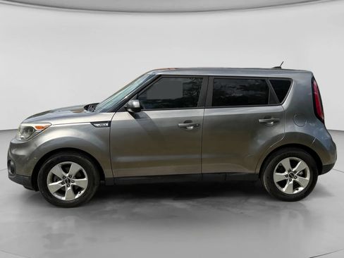 Used 2017 Kia Soul FWD image 2
