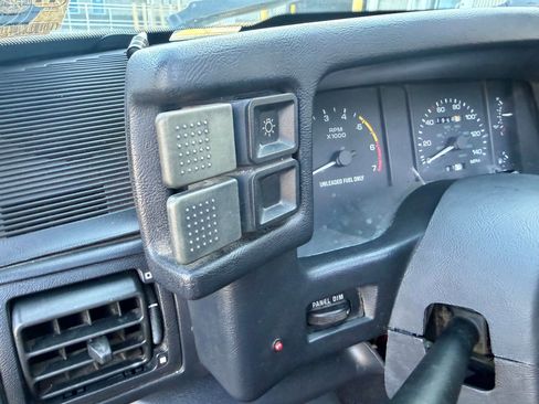 Used 1993 Ford Mustang LX image 52