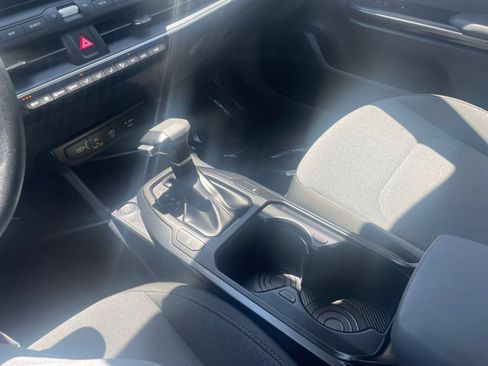 Used 2025 Kia K4 FWD image 40