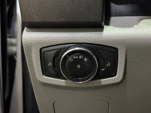 Used 2019 Ford F550 2WD Regular Cab Super Duty image 21