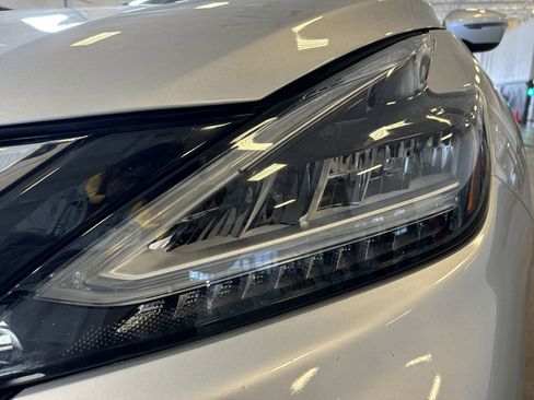 Used 2019 Nissan Murano S image 25