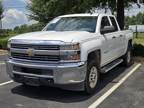 Used 2015 Chevrolet Silverado 2500 LT RWD image 4