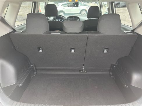 Used 2025 Kia Soul LX w/ LX Technology Package FWD image 25