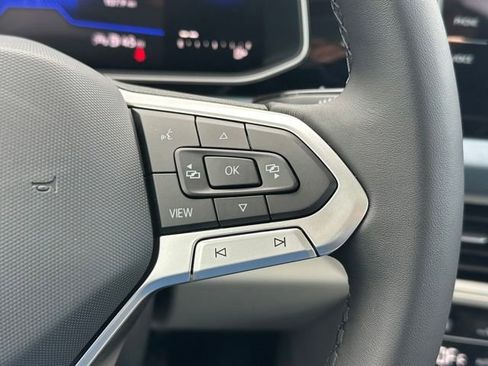 New 2025 Volkswagen Jetta SE FWD image 39