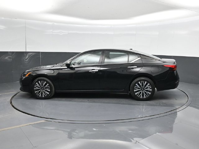 Used 2024 Nissan Altima 2.5 SV AWD/4WD image 10
