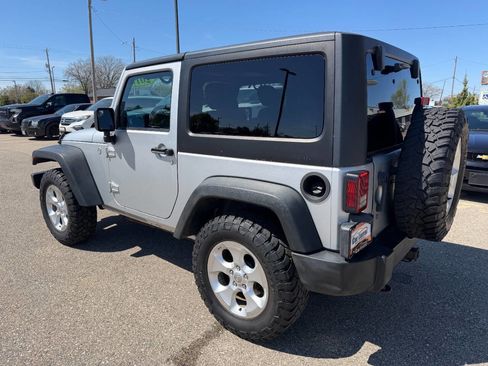 Used 2012 Jeep Wrangler Sport AWD/4WD image 3