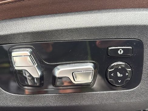 Used 2025 BMW X7 xDrive40i AWD/4WD image 11