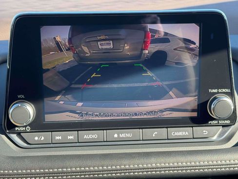 Used 2022 Nissan Rogue SV image 26