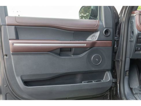 Used 2024 Ford Expedition Max Limited image 20