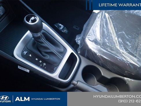 New 2026 Hyundai Venue SE FWD image 25