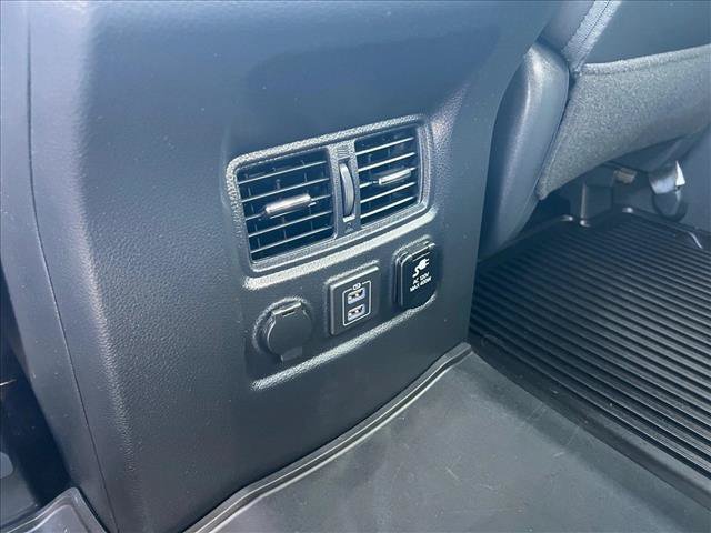 Used 2023 Nissan Titan PRO-4X w/ Pro-4x Utility Package AWD/4WD image 19