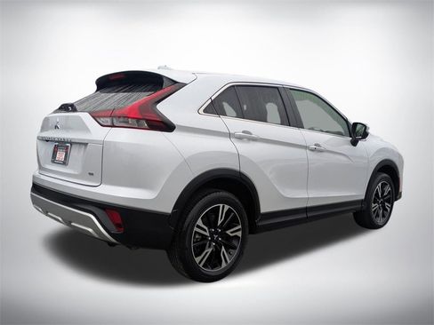 Used 2023 Mitsubishi Eclipse Cross SE image 3