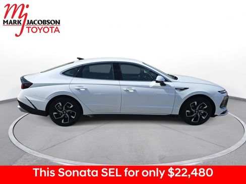 Used 2025 Hyundai Sonata SEL FWD image 7