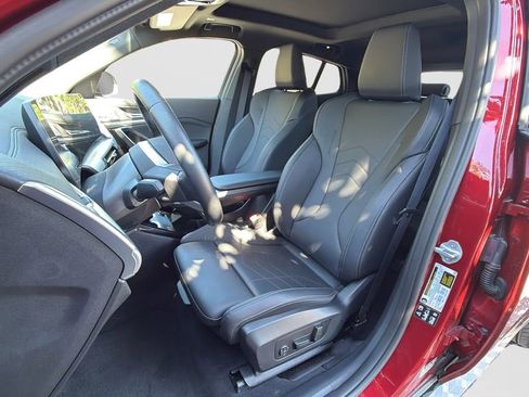 Certified 2025 BMW X2 xDrive28i w/ Premium Package AWD/4WD image 5