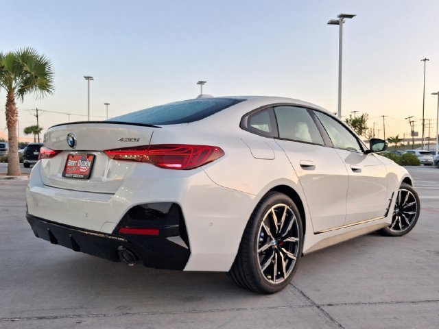 New 2026 BMW 430i xDrive w/ M Sport Package AWD/4WD image 7