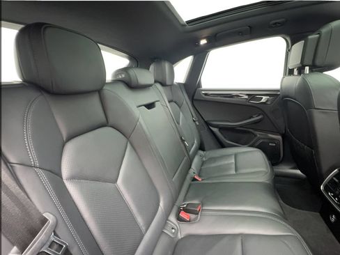 Used 2024 Porsche Macan AWD/4WD image 27