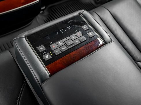 Used 2021 Lexus LX 570 4WD w/ Luxury Package image 21