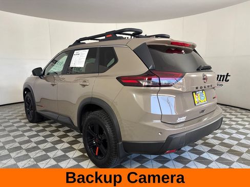 Used 2025 Nissan Rogue SV AWD/4WD image 8
