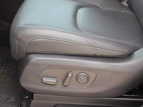 Certified 2026 Kia Carnival EX image 29