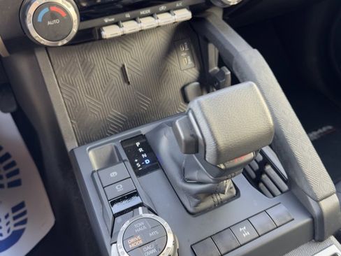 Used 2024 Toyota Tacoma TRD Off-Road image 17