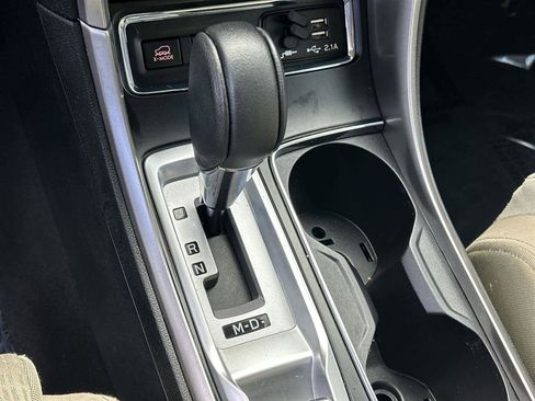 Used 2022 Subaru Ascent Premium w/ Convenience Package image 17