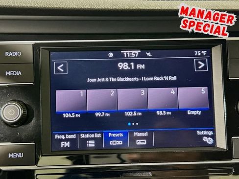 Used 2024 Volkswagen Jetta SE FWD image 14
