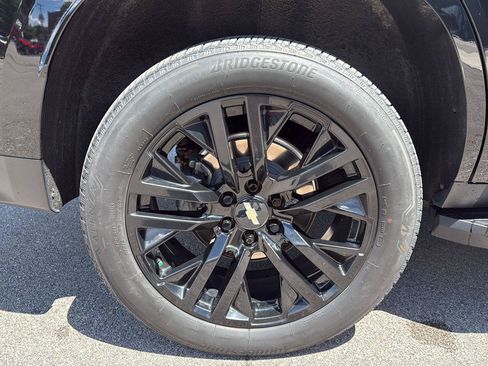 Used 2023 Chevrolet Tahoe Premier w/ Advanced Technology Package AWD/4WD image 14