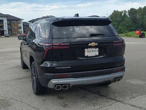 Used 2026 Chevrolet Traverse LT w/ Sun and Wheel Package FWD image 6