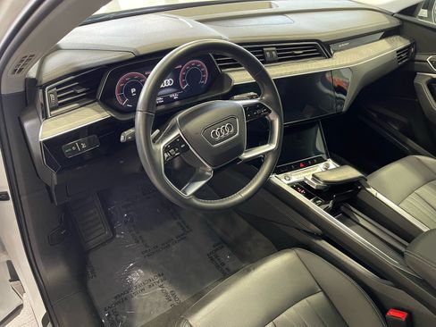 Used 2023 Audi e-tron Premium Plus w/ Premium Plus Package AWD/4WD image 26