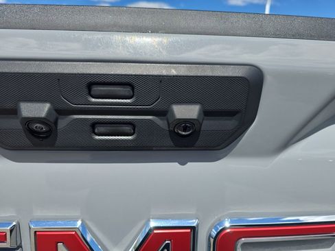 Used 2025 GMC Sierra 1500 AT4 w/ AT4 Premium Package AWD/4WD image 14