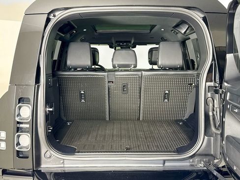 Used 2022 Land Rover Defender 110 V8 image 25