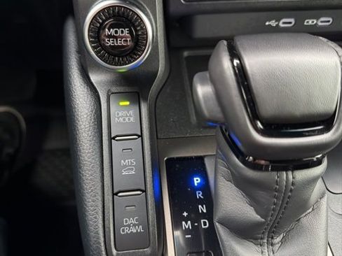 Used 2025 Toyota Land Cruiser w/ Premium Package image 17